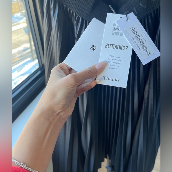 Givenchy black pleated skirt NWT - Picture 3 of 4